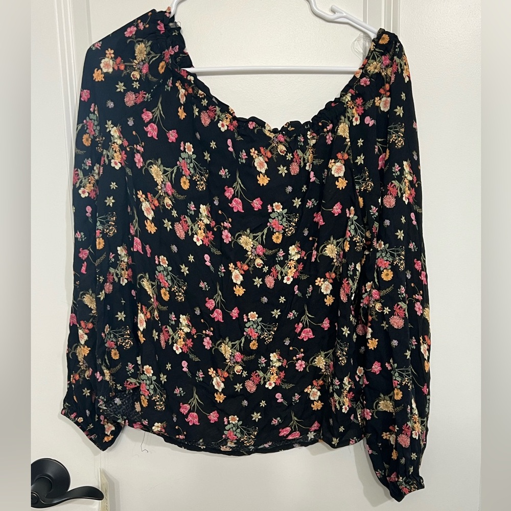 Rewind black floral long sleeve shirt. Small
